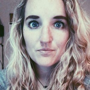 Meet your Posher, Kaylie